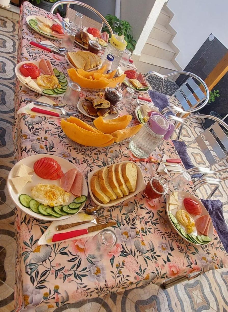 Guest House Flowers Берат Экстерьер фото