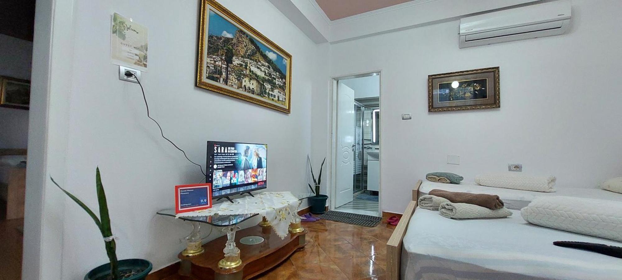 Guest House Flowers Берат Экстерьер фото