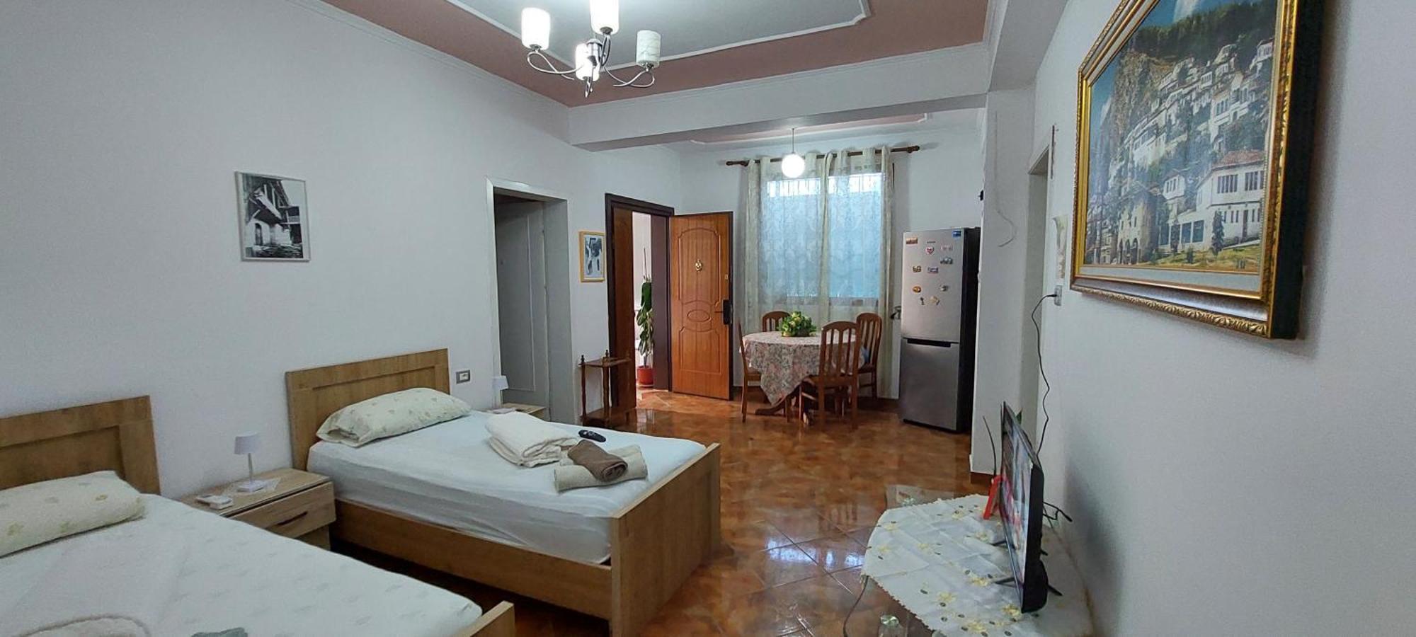 Guest House Flowers Берат Экстерьер фото