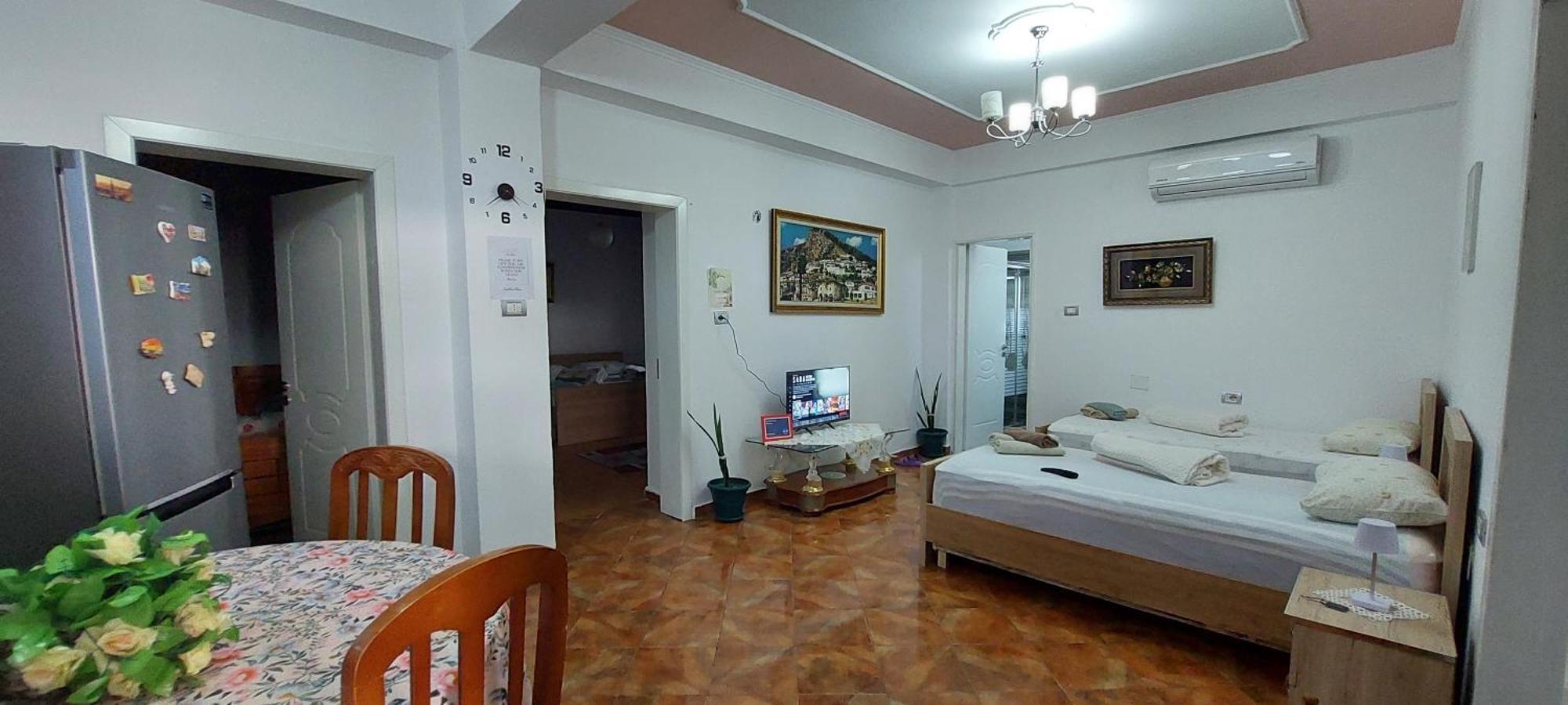 Guest House Flowers Берат Экстерьер фото